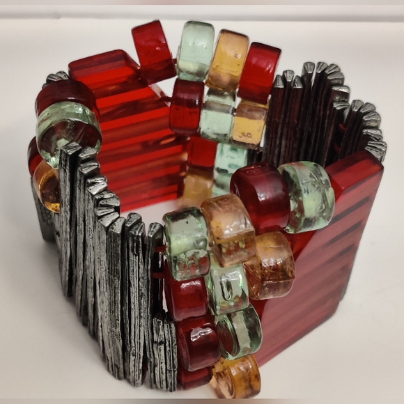 Gorgeous Anne Marie Chagnon Statement Bracelet - Picture 12 of 14